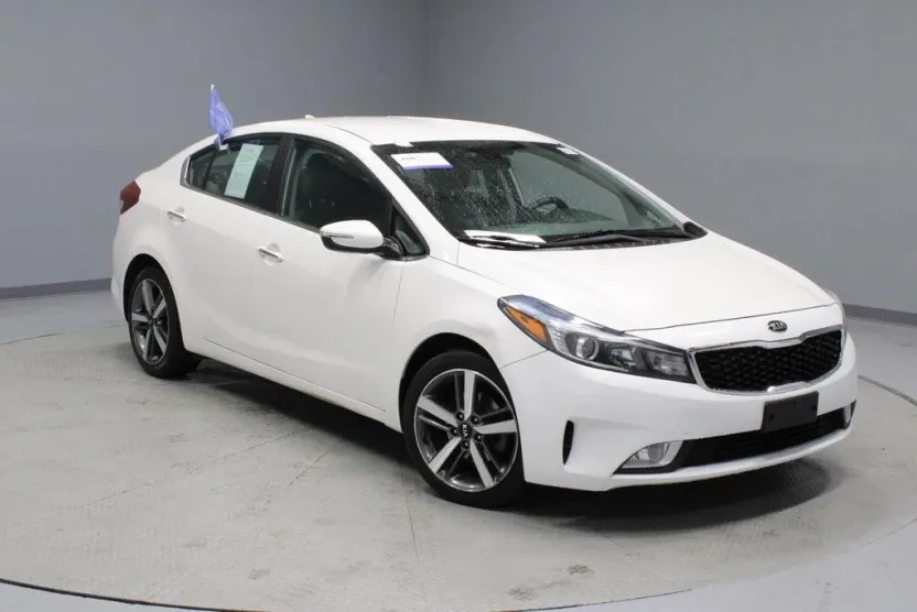 2017 Kia Forte EX photo 1