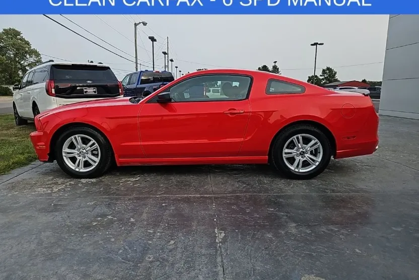 2014 Ford Mustang V6 photo 1