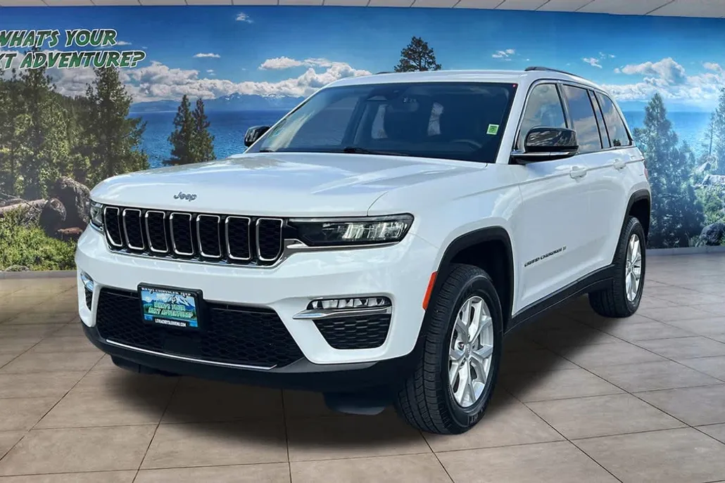 2023 Jeep Grand Cherokee Limited photo 1