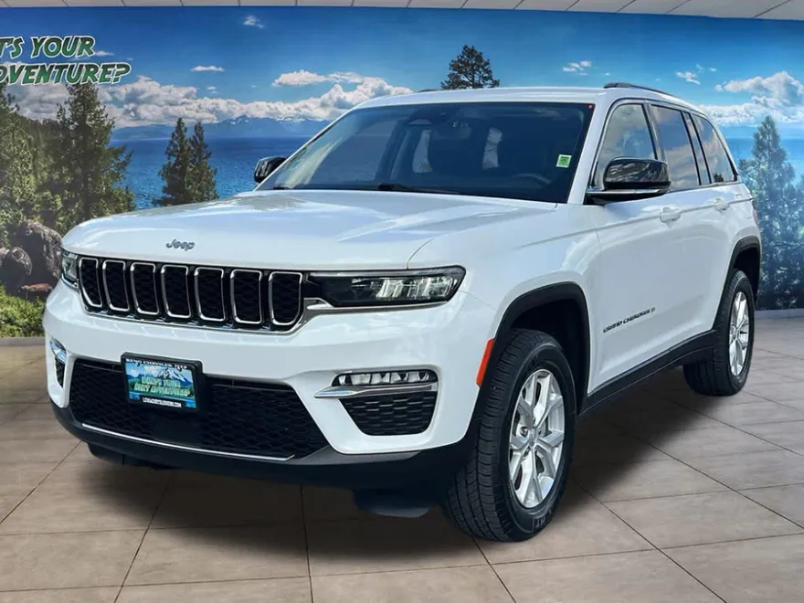 2023 Jeep Grand Cherokee Limited photo 1