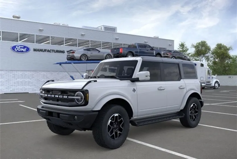 2025 Ford Bronco Outer Banks photo 1
