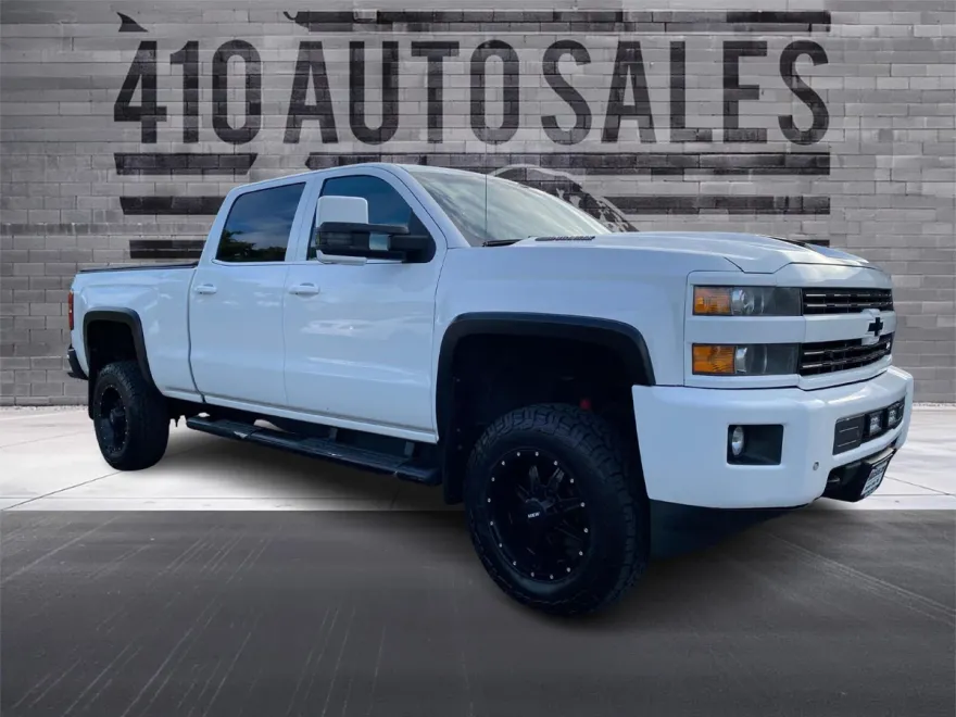2015 Chevrolet Silverado 3500HD photo 1