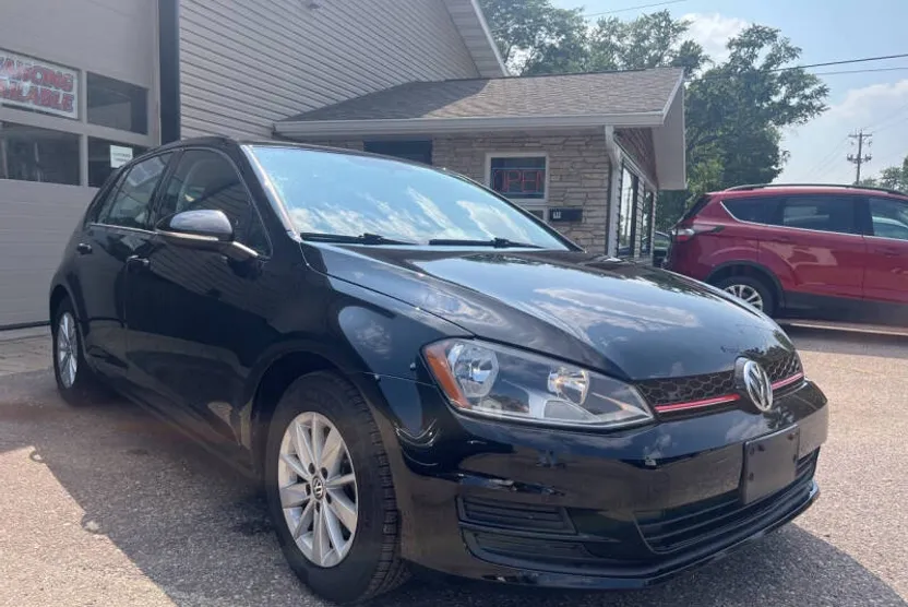 2016 Volkswagen Golf Base TDI SEL photo 1