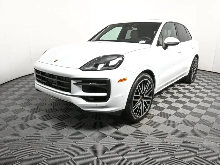 2025 Porsche Cayenne photo 1