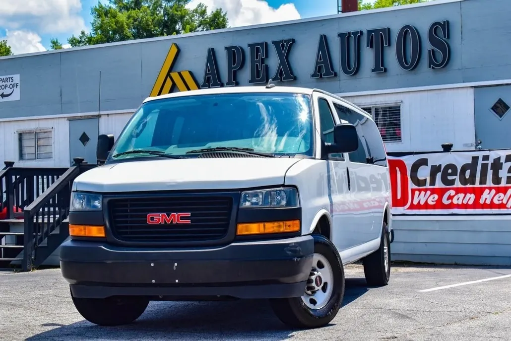 2023 Gmc Savana 3500 LS photo 1