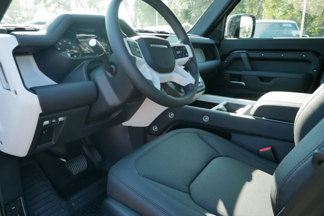 2026 Land Rover Defender 110 S photo 1
