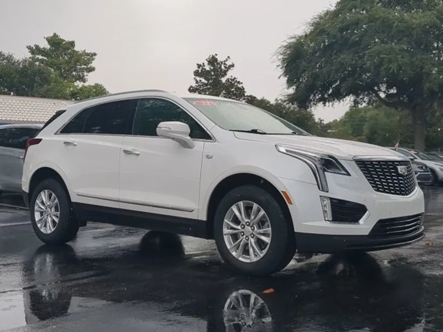 2022 Cadillac XT5 Luxury photo 1