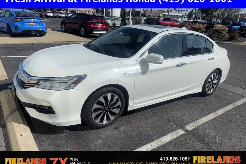 2017 Honda Accord Hybrid Touring photo 1