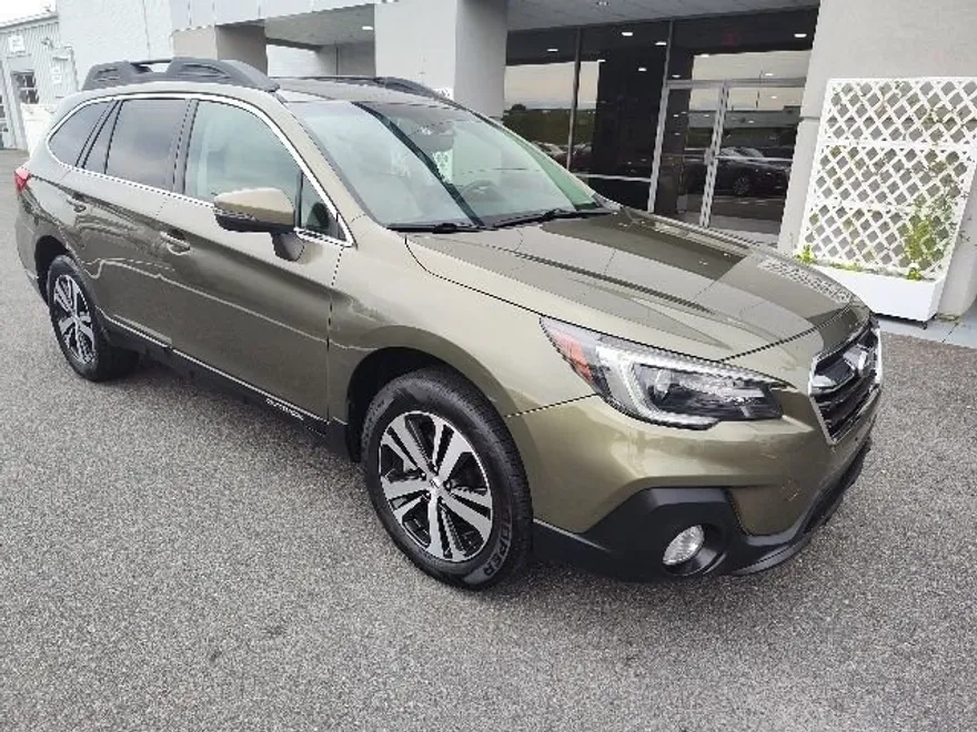 2018 Subaru Outback 2.5i Limited photo 1