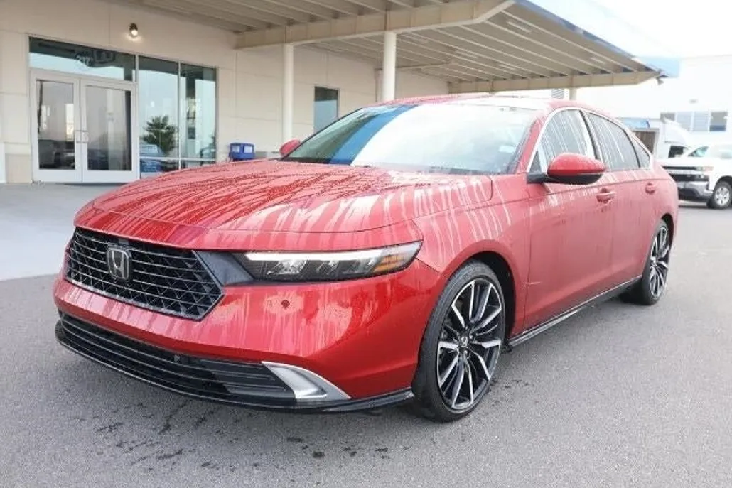 2024 Honda Accord Hybrid Touring photo 1