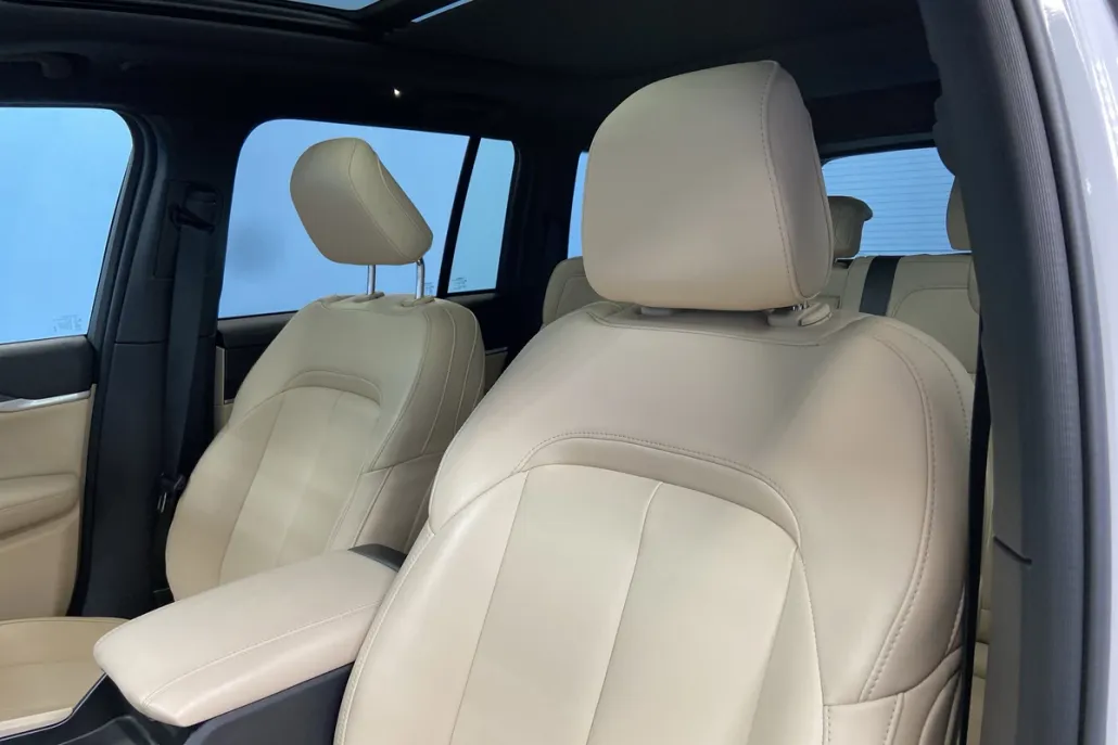 2023 Jeep Cherokee 4xe photo 1