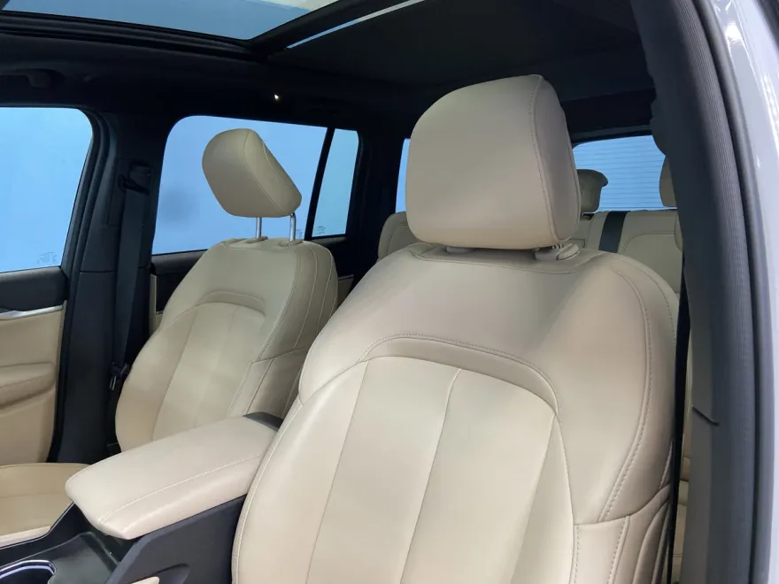 2023 Jeep Cherokee 4xe photo 1