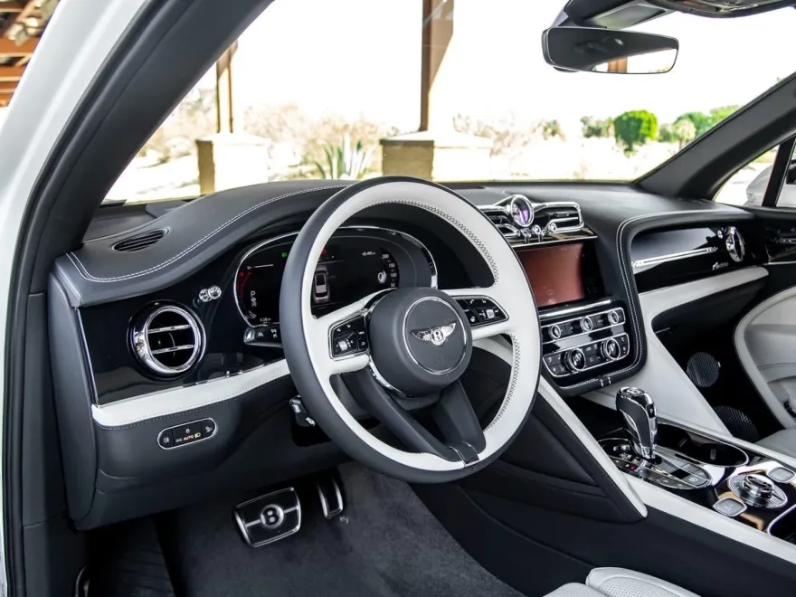 2024 Bentley Bentayga EWB Base photo 4