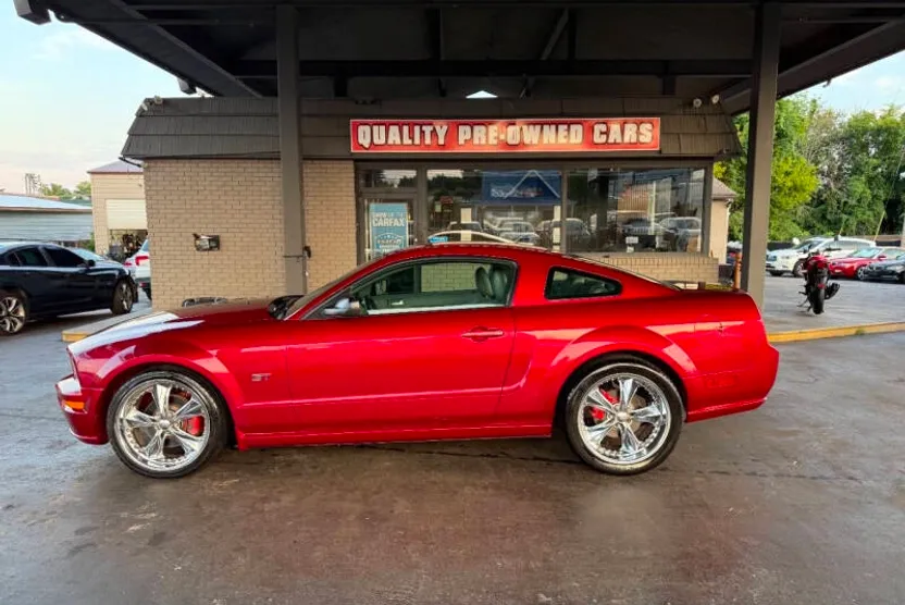 2006 Ford Mustang GT Premium photo 1