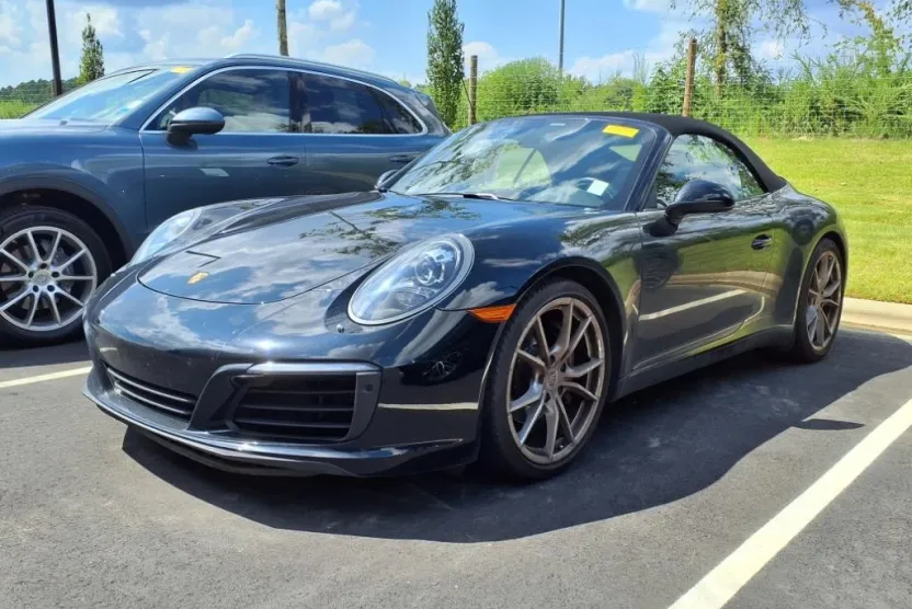 2017 Porsche 911 Cabriolet photo 1