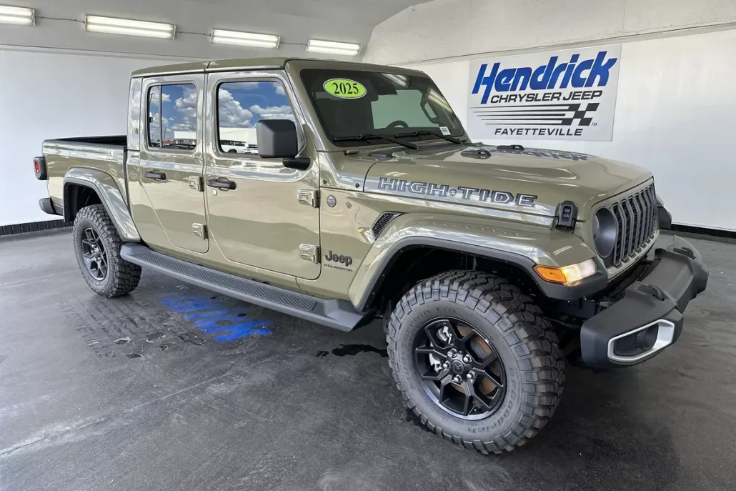 2025 Jeep Gladiator Sport photo 1
