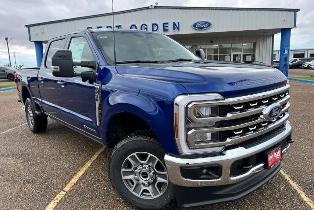 2026 Ford F-250 Lariat photo 1