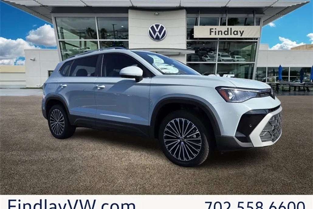2025 Volkswagen Taos SE photo 1