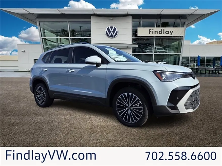2025 Volkswagen Taos SE photo 1