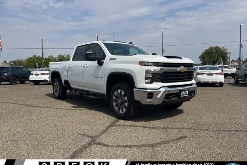 2024 Chevrolet Silverado 3500HD LT photo 1