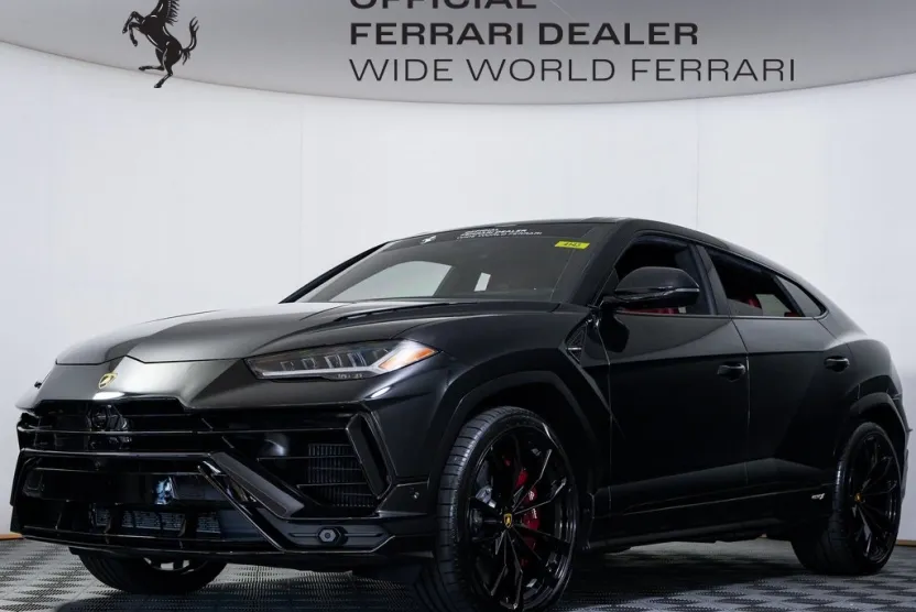 2024 Lamborghini Urus S photo 1