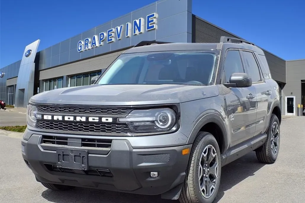 2025 Ford Bronco Sport Outer Banks photo 1