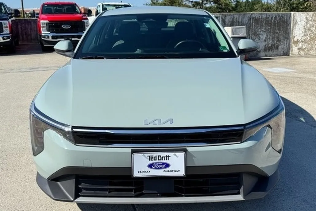 2025 Kia K4 EX photo 1