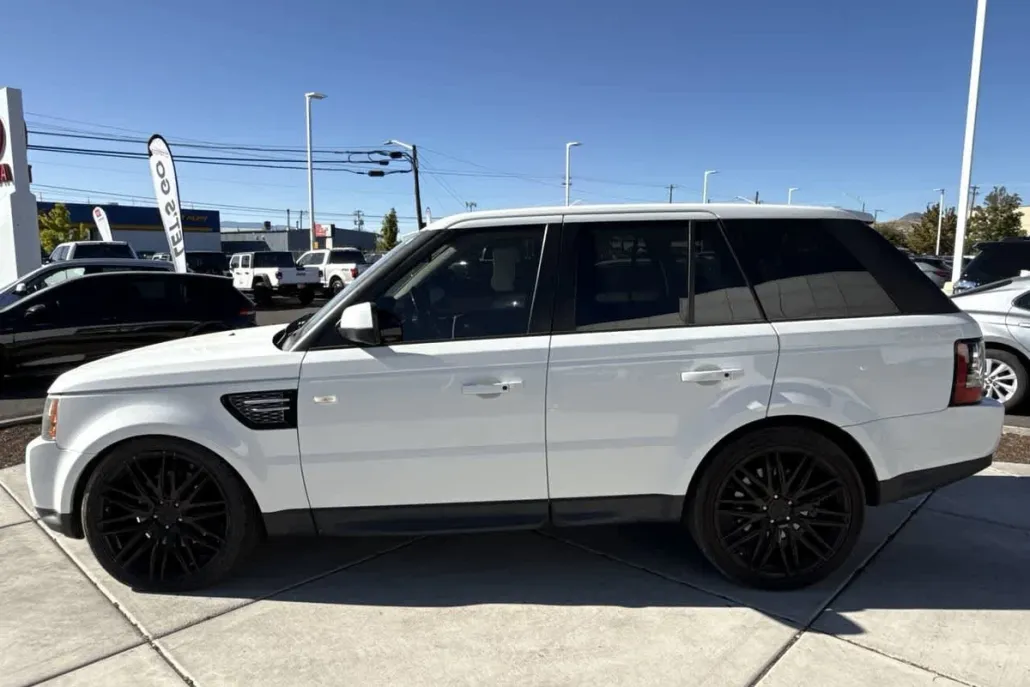 2013 Land Rover Range Rover Sport HSE photo 1