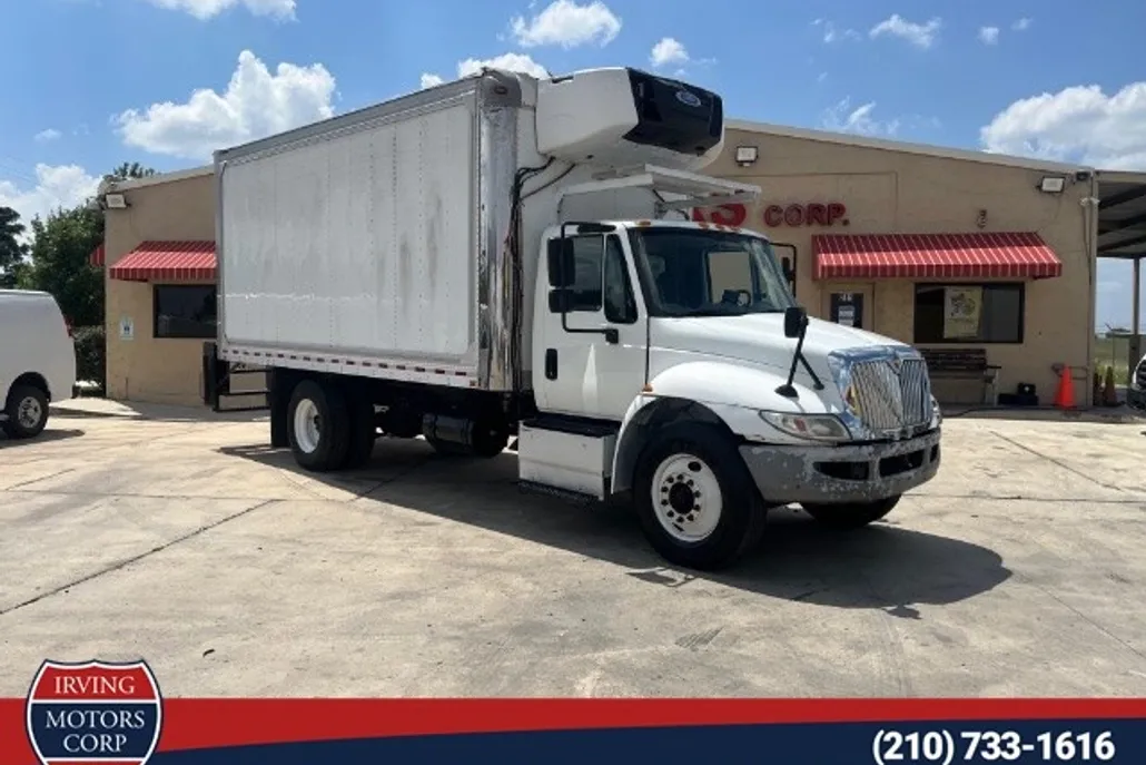 2017 International 4300 photo 1