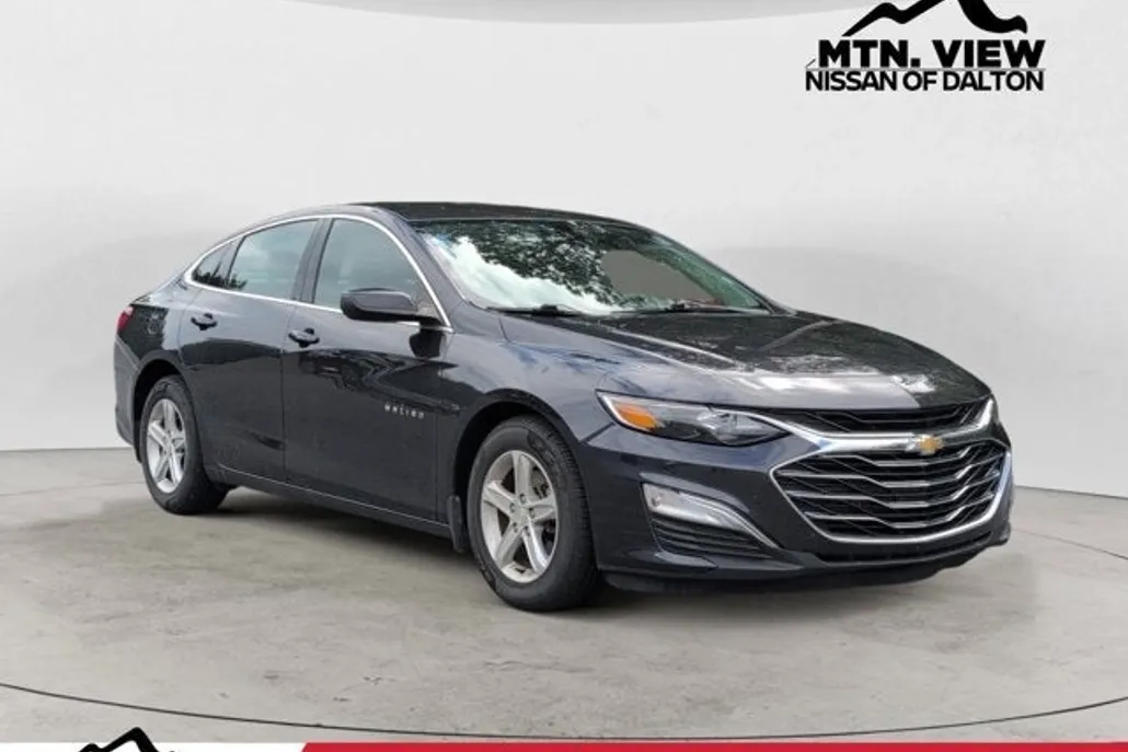 2022 Chevrolet Malibu LS photo 1