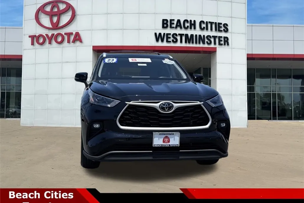 2023 Toyota Highlander XLE photo 1