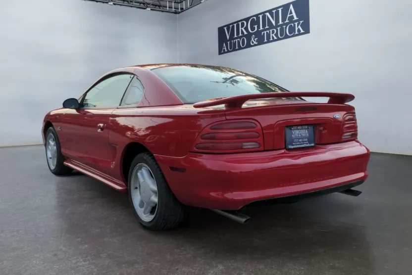 1995 Ford Mustang GT photo 1