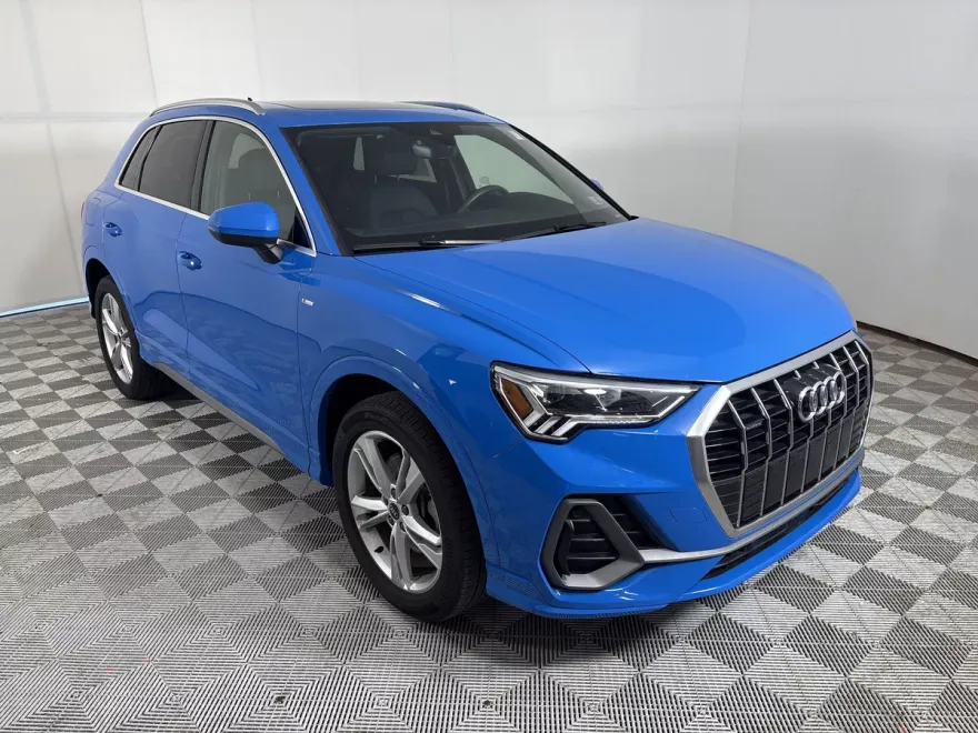 2022 Audi Q3 S line Premium Plus photo 1
