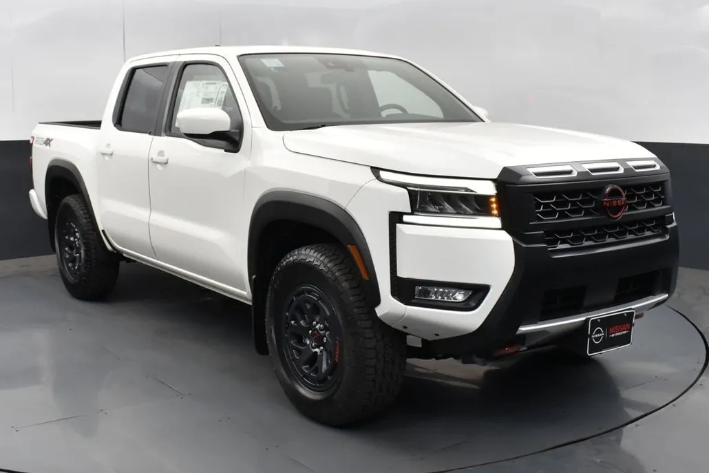 2025 Nissan Frontier PRO-4X photo 1