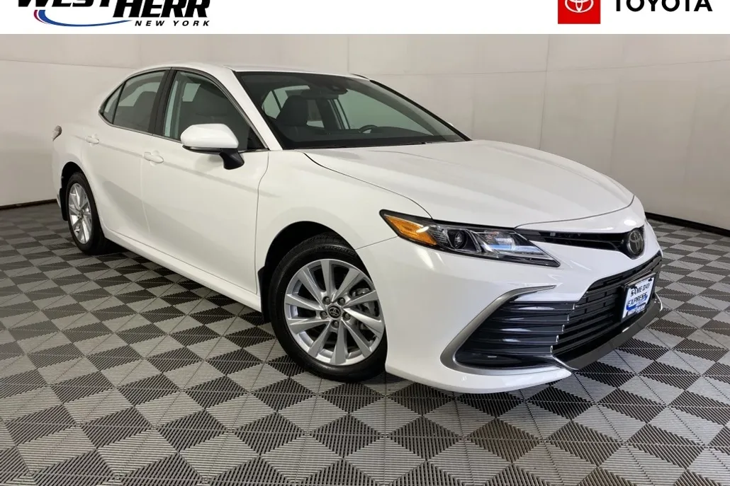2024 Toyota Camry LE photo 1