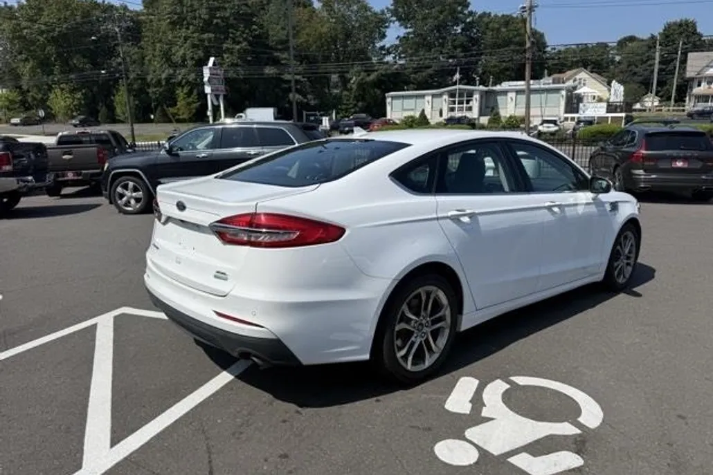 2020 Ford Fusion SEL photo 1