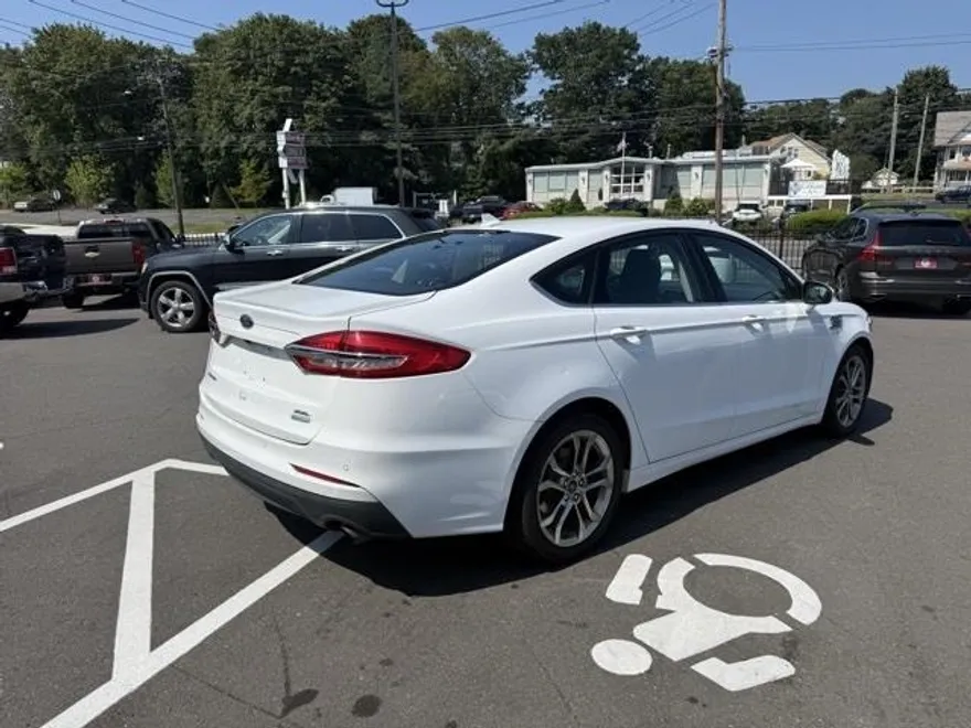 2020 Ford Fusion SEL photo 1
