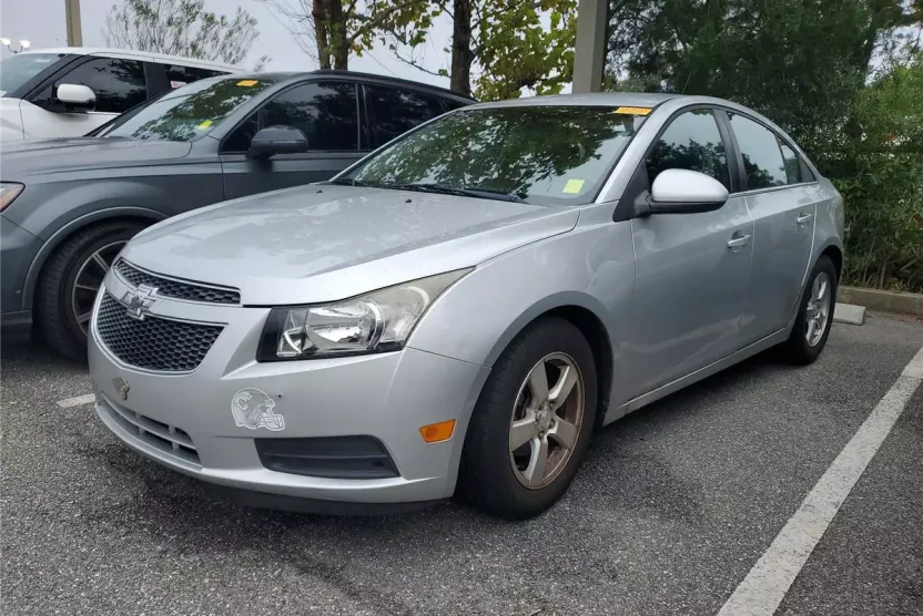 2013 Chevrolet Cruze photo 1
