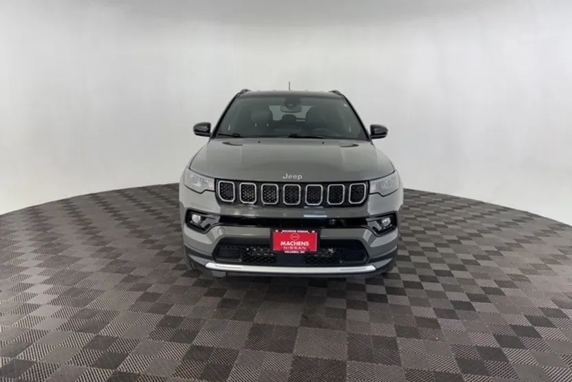 2023 Jeep Compass Limited photo 1