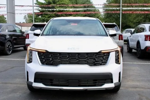 2025 Kia Sorento LX photo 3