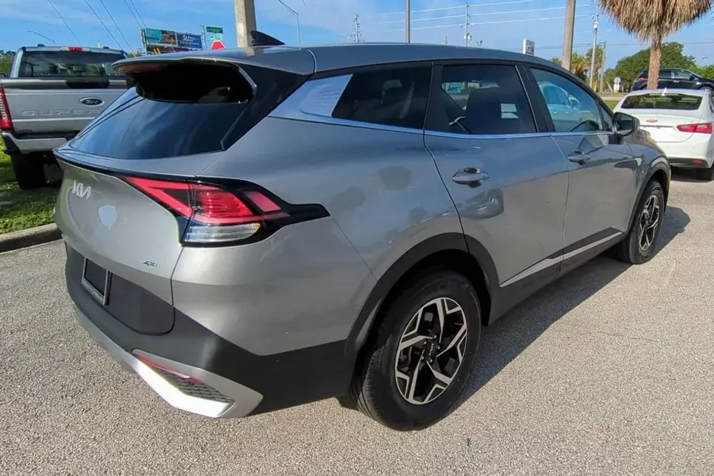 2024 Kia Sportage LX photo 1