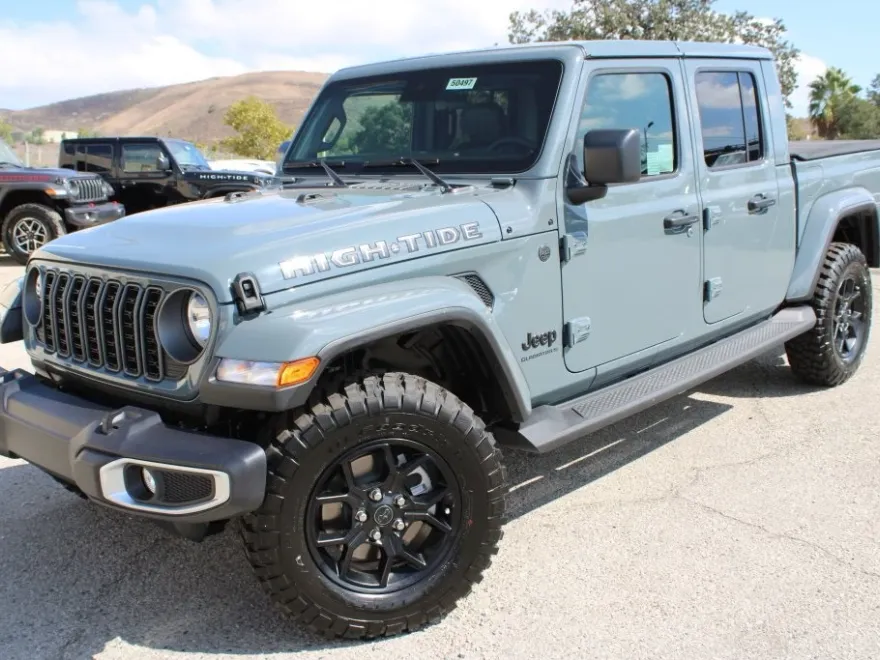 2025 Jeep Gladiator Sport photo 1