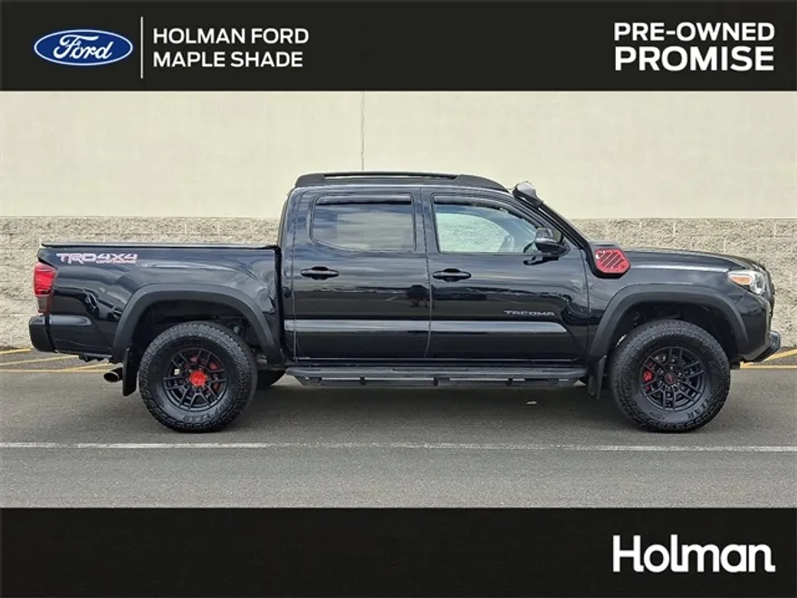 2018 Toyota Tacoma TRD Off-Road photo 1
