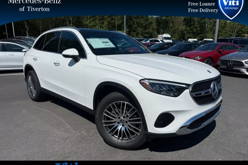 2026 Mercedes Benz GLC 300 4MATIC photo 1