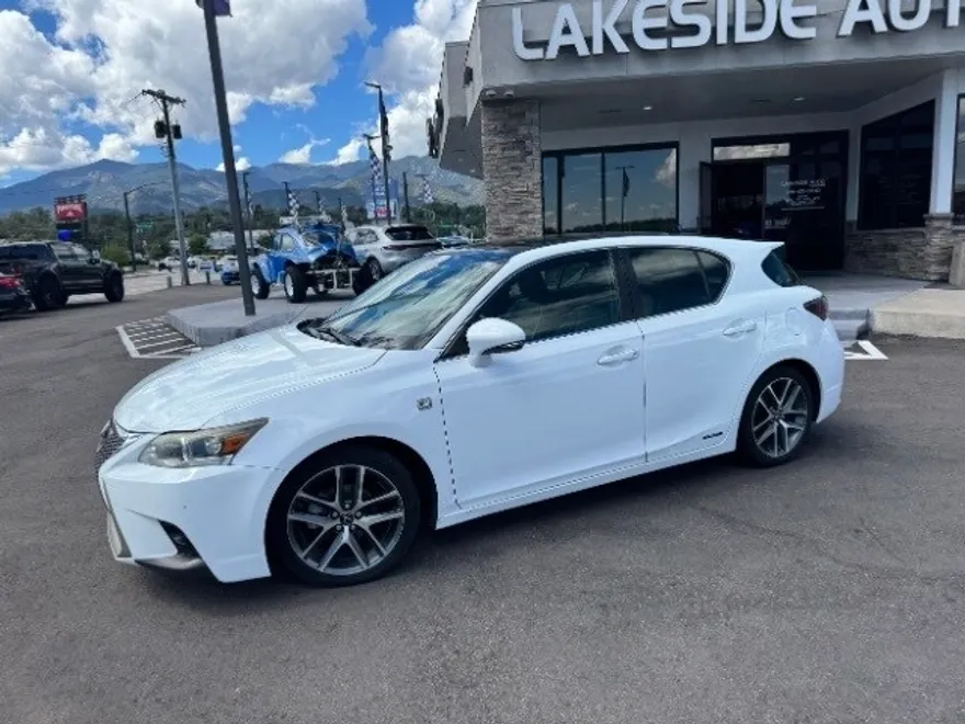 2015 Lexus CT 200h photo 1