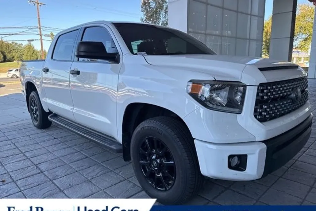 2020 Toyota Tundra SR5 CrewMax photo 1