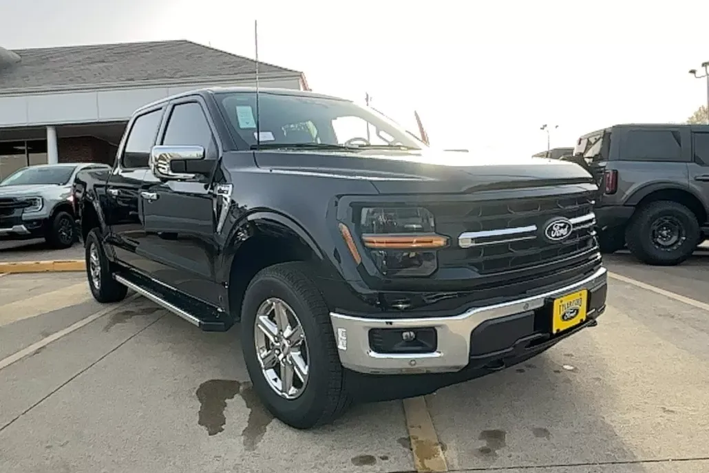 2025 Ford F-150 XLT photo 1