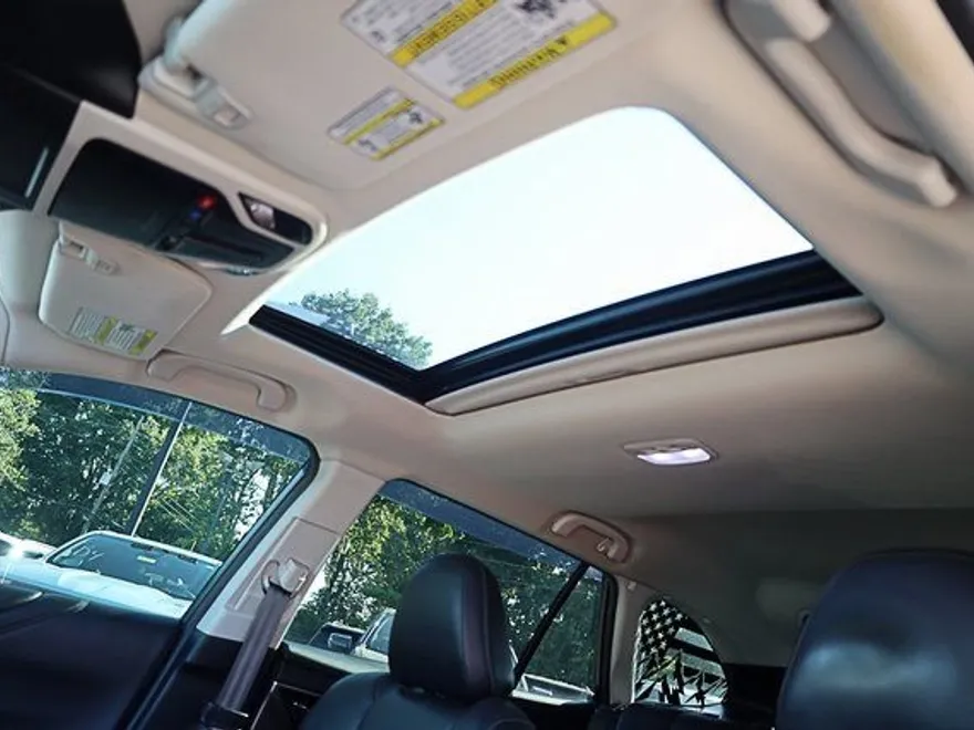 2023 Subaru Outback Touring XT photo 1