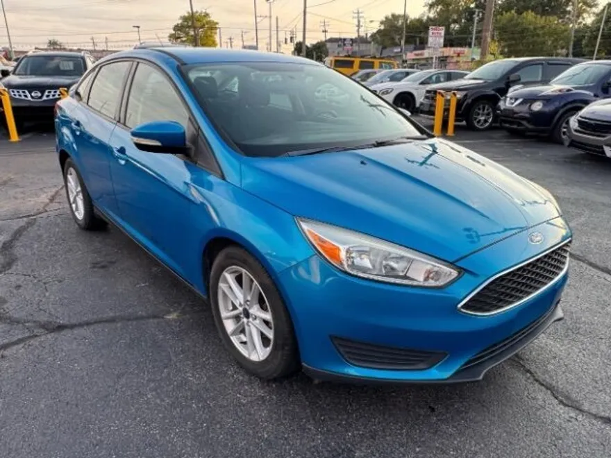 2017 Ford Focus Sedan photo 1