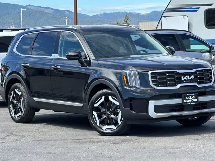 2025 Kia Telluride S photo 1